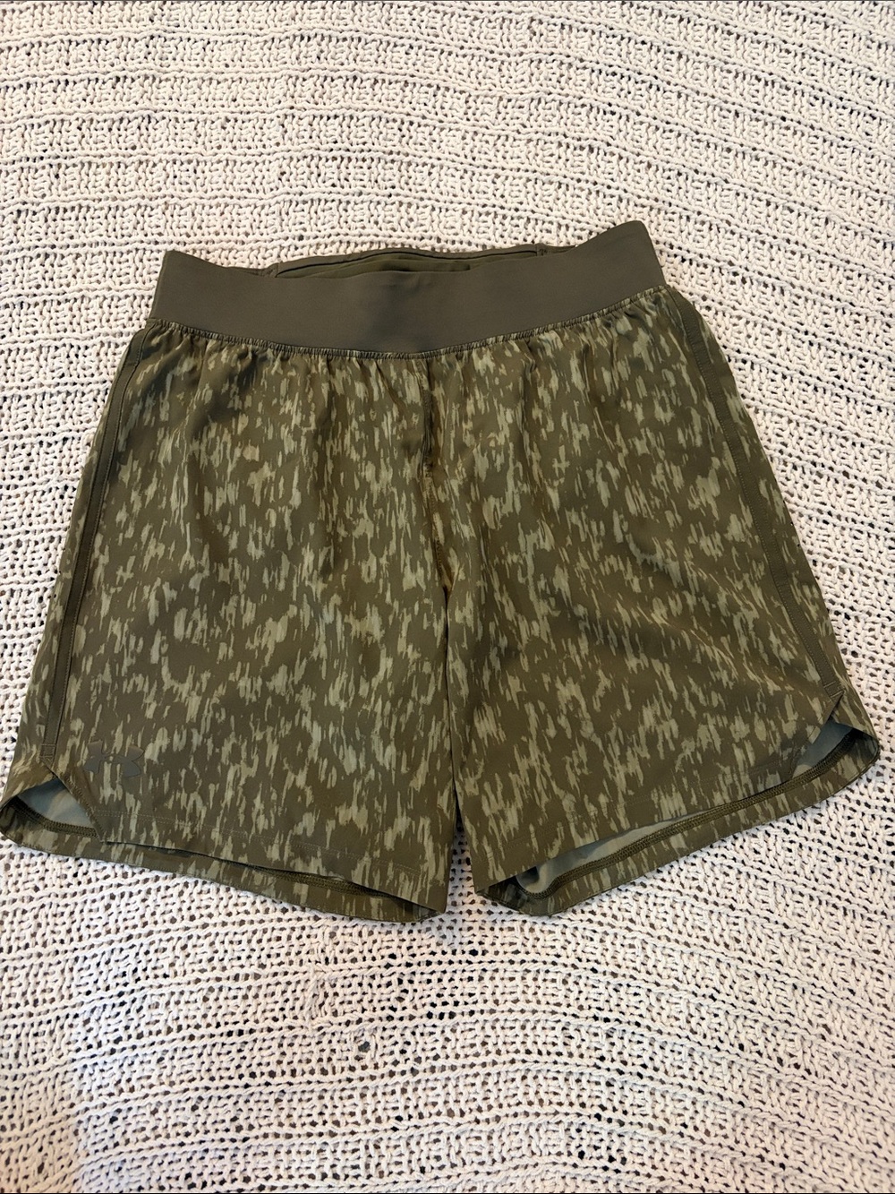 Under Armour Men's Olive Green Camouflage-Style Training Shorts